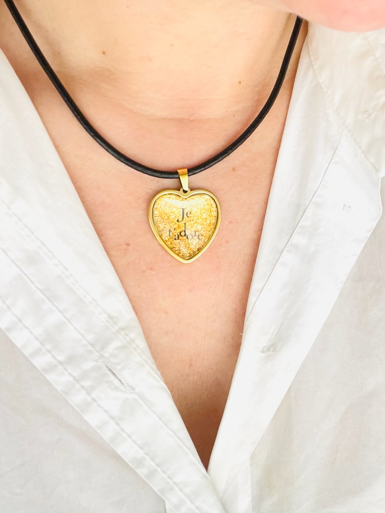 COLLARLOVE1